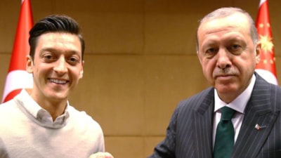 Mesut Özil'in AK Parti'ye katılması dünya basınında