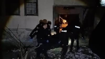 Çorum'da iddia üzerine girdikleri metruk evde erkek cesedi buldular