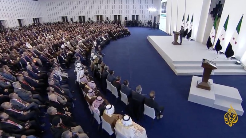 Suriye'de yeniden inşa için önemli adım: Ulusal Diyalog Konferansı başladı