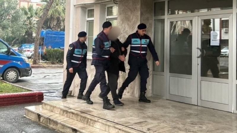 Manisa'da kendilerini MİT mensubu olarak tanıtan dolandırıcılara operasyon: 5 gözaltı