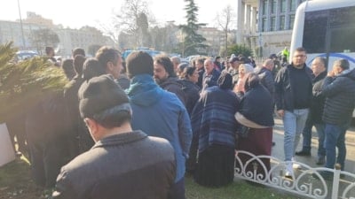 İstanbul'da 8+1 taksi sahipleri Ekrem İmamoğlu'nu protesto etti