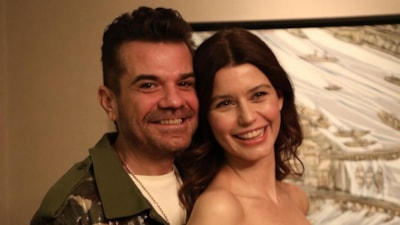 Kenan Doğulu'dan dudak dudağa poz! Eşi Beren Saat'in doğum gününü kutladı