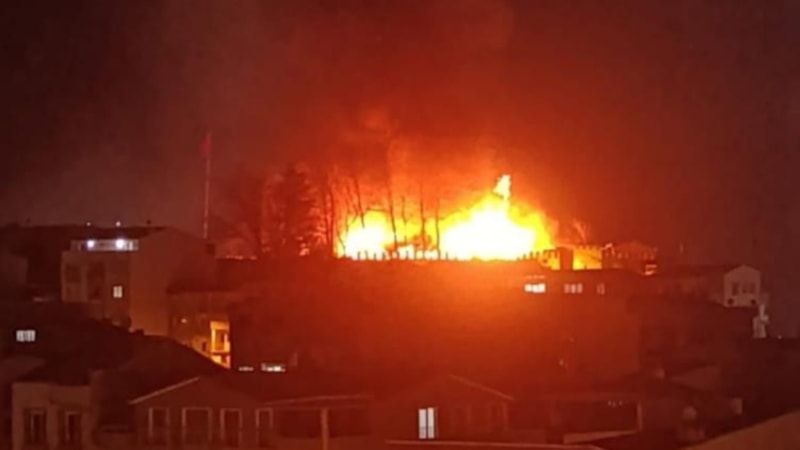 Bursa'da tarihi Kestel Kalesi'nde yangın çıktı