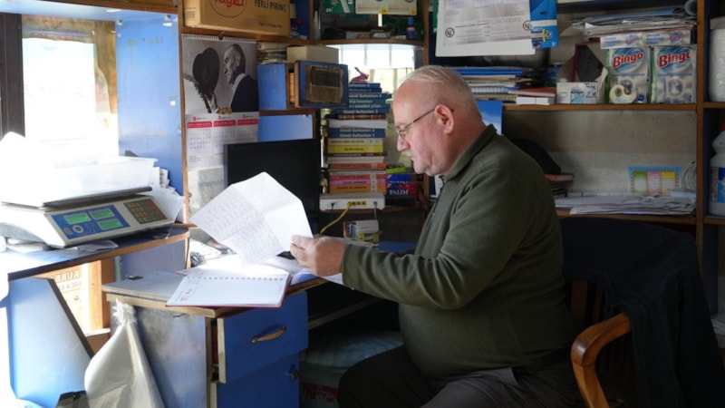 Kastamonu'da gizemli hayırsever, 3 bakkalın veresiye defterindeki borçları ödedi