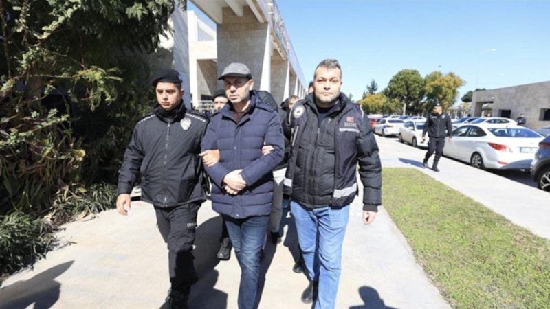 Antalya'da tutuklanan restoran zinciri sahibinin FETÖ'cülerle irtibatı belirlendi