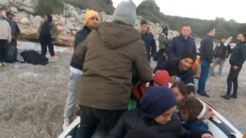 İzmir'de karada tespit edilen 62 düzensiz göçmen yakalandı