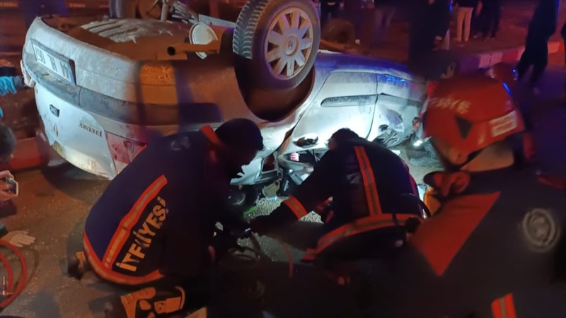Malatya'da otomobil devrildi: Sürücü öldü, bir kişi yaralandı