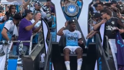 Wilfried Zaha'ya görkemli karşılama töreni