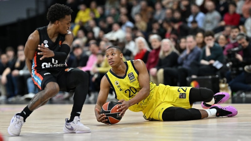 Fenerbahçe erteleme maçında Paris Basketbol'u yendi