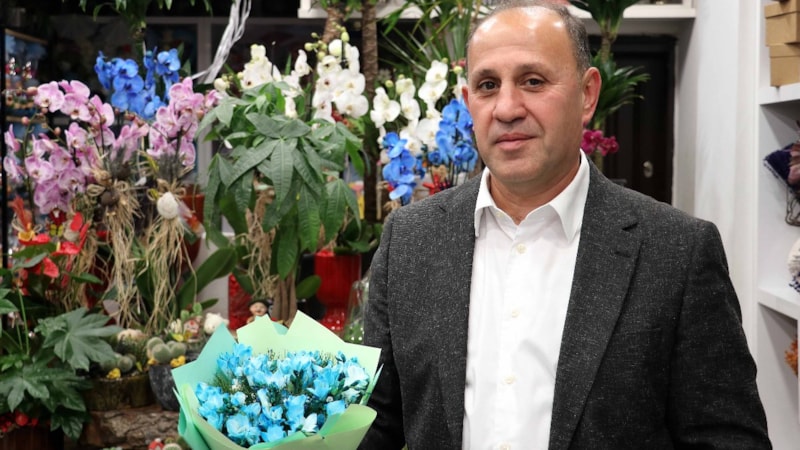 Antalya'da çiçekçilerde 8 Mart mesaisi