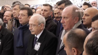 CHP'nin üç kritik ismi Edip Akbayram'ın cenazesinde yan yana saf tuttu