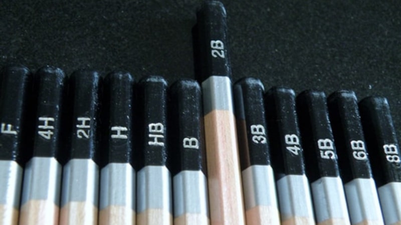 Kurşun kalemlerdeki harfler ve numaralar bakın ne anlama geliyormuş...