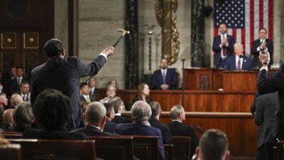 ABD'deki Kongre'de gerginlik: Trump’ın konuşmasını bölen Al Green salondan çıkarıldı