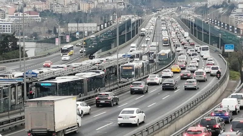 İstanbul'da sabah trafiği yoğunluğu