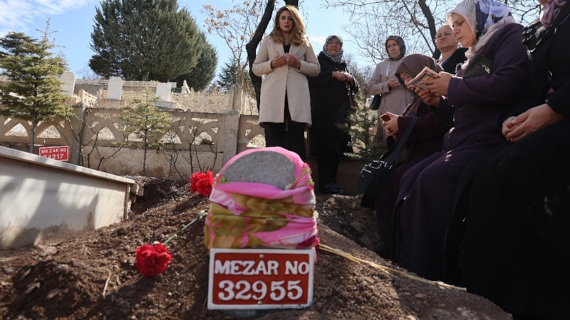 Elazığ'da erkek arkadaşı tarafından öldürülen gazeteci unutulmadı