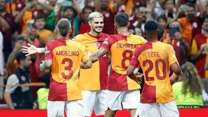 Galatasaray'ın eski oyuncuları Angelino ve Tete performanslarıyla dikkat çekti