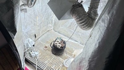 İzmir’de kapıcı dairesini uyuşturucu imalathanesine dönüştürdüler