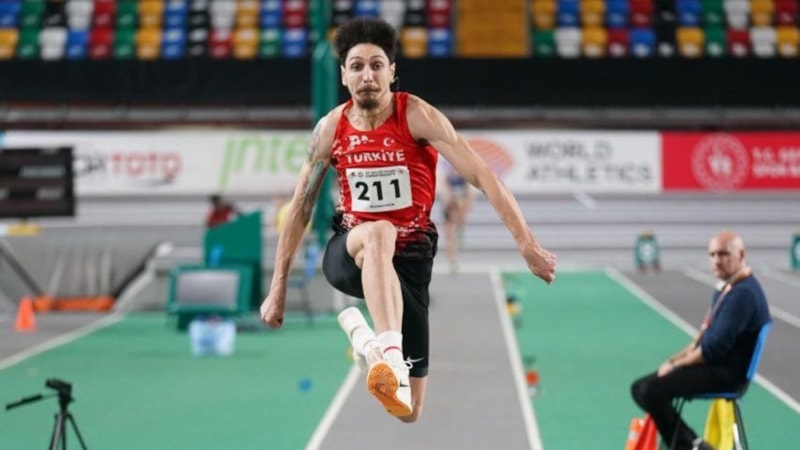 Can Özüpek, üç adım atlamada adını finale yazdırdı