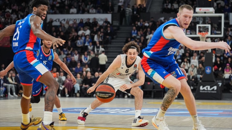 Anadolu Efes evinde Bologna'yı yendi