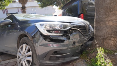 Antalya'da halk otobüsü 4 araca çarptı: Ortalık savaş alanına döndü