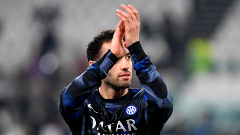 Inter, Hakan Çalhanoğlu'nu satmaya sıcak bakıyor