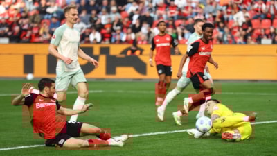 Bayer Leverkusen evinde dağıldı