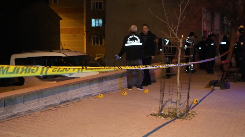 Burdur'da oğlunun iş yerinde çalışanlarla tartıştı: Havaya ateş açtı