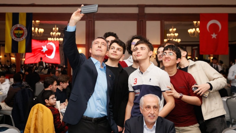 Fenerbahçe'den imam hatipli gençlere iftar programı