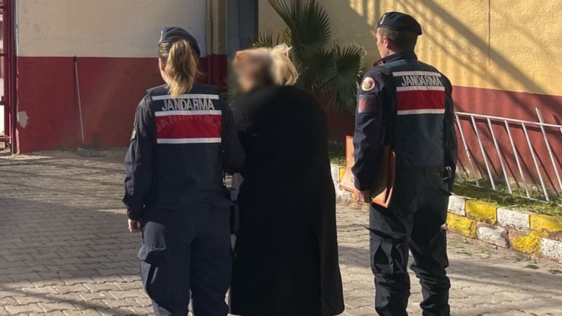 Aydın'da 9 suçtan aranması olan kadın, banyo dolabında yakalandı