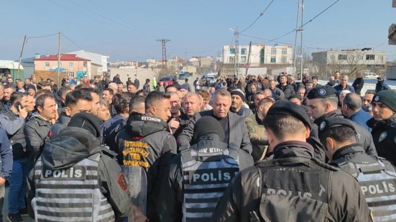 Sultangazi'de İBB'nin mezarlık kararı protesto edildi