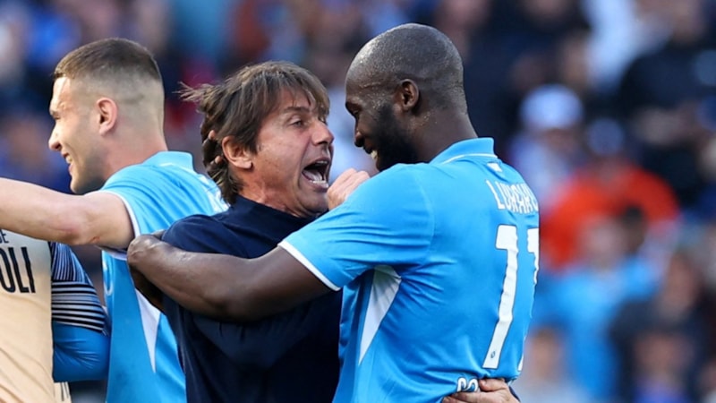 Napoli, Fiorentina'yı devirdi