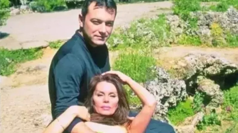 Serpil Çakmaklı ile Yalçın Dümer'in kızları güzellikleriyle gündem oldu