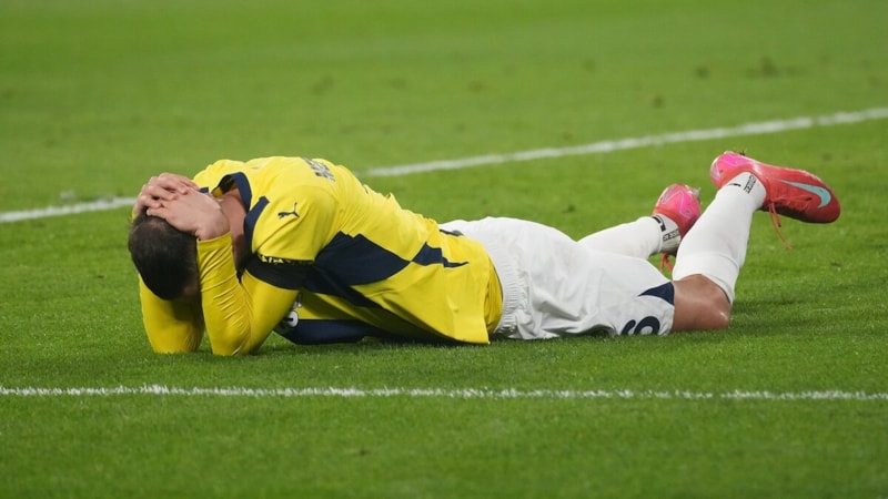 Fenerbahçe'de sakatlık! Mert Müldür oyuna devam edemedi