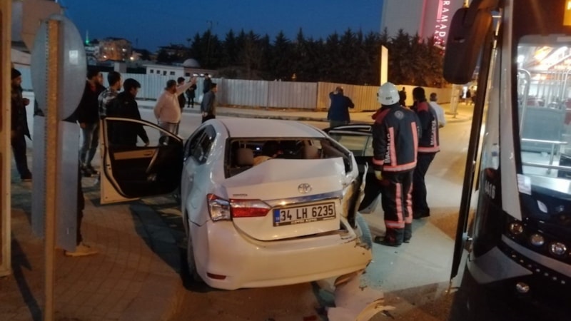 Malatya'da trambüs ile otomobil çarpıştı: 5 yaralı