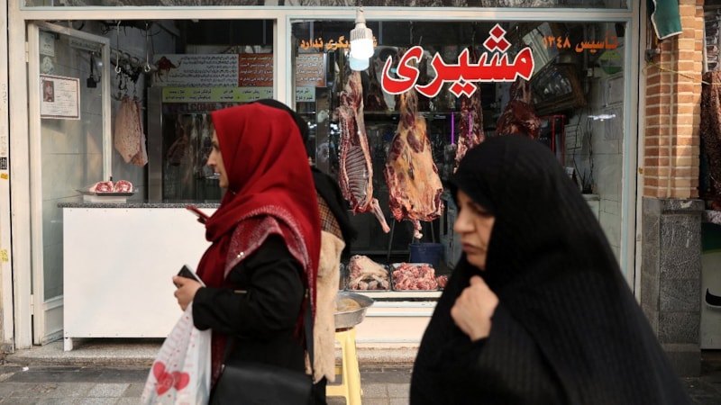 İran'da zorunlu başörtüsü yasası tartışmaları: Değişiklik bekleniyor