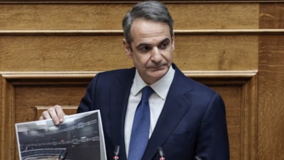 Yunanistan'da Miçotakis protestolara dayanamadı: Kabine değişti