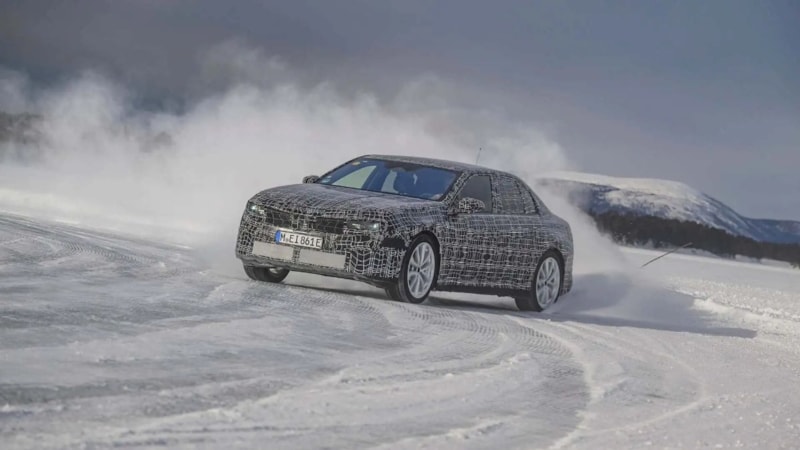 Yeni BMW i3 sedan, soğuk hava testlerinde görüntülendi
