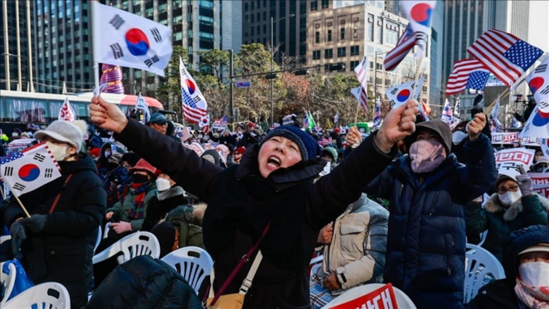 Güney Kore'de Yoon destekçileri ve karşıtlarından gösteri