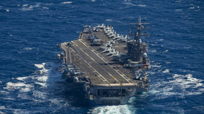 Husiler, ABD uçak gemisini füze ve İHA’larla hedef aldı