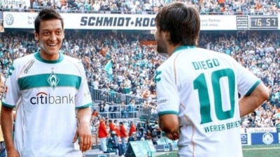Werder Bremen, Mesut Özil'i jübileye davet etmedi