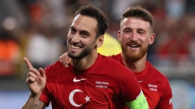 Almanya’da, Türk kökenli futbolcuların milli takım tercihleri tartışılıyor