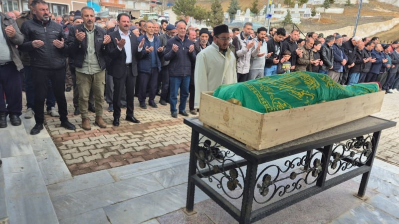 Gümüşhane'de annesinin tabutu başında kalp krizi geçirdi