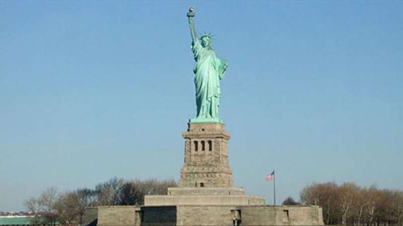 Fransa, ABD'den Özgürlük Heykeli'ni geri istedi