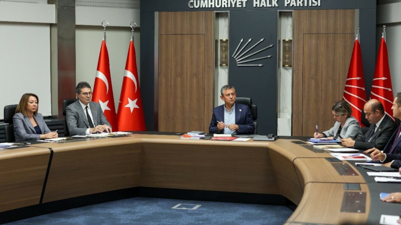 CHP'de gündem İmamoğlu: Diploma iptal edilirse ne yapacağız toplantısı