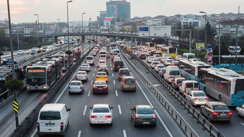 Şubatta trafiğe 136 bin 810 aracın kaydı yapıldı