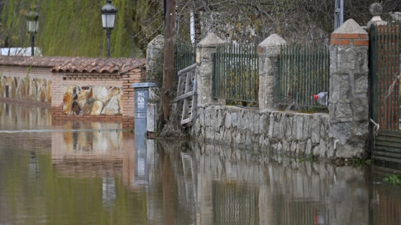 İspanya'da şiddetli yağışlar etkili oldu