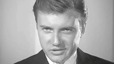 89 Yaşında Girdi; İşte Yeşilçam'ın Altın Çocuğu Göksel Arsoy'un Son Hali! 