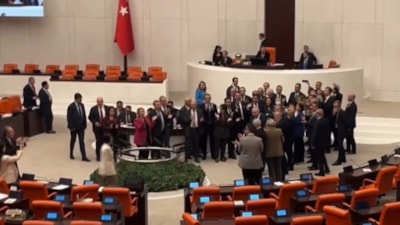 TBMM'de İmamoğlu'nun diplomasının iptali protesto edildi