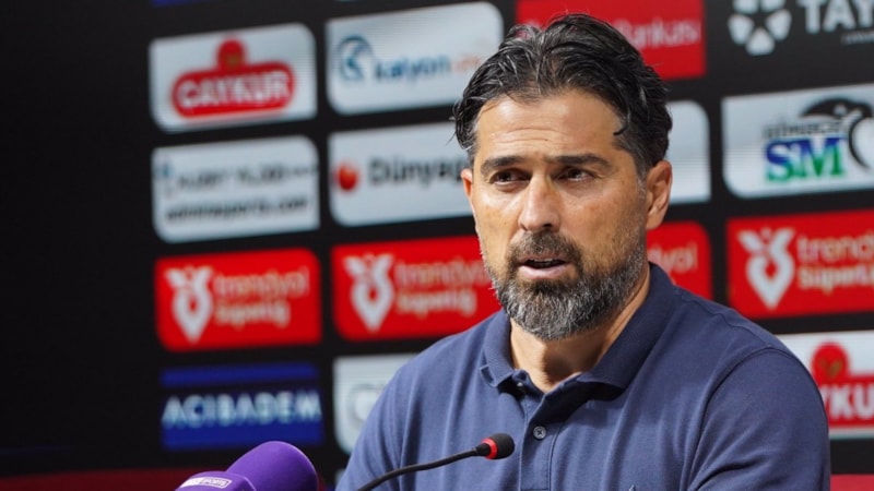 Rizespor, İlhan Palut'un görevinin başında olduğunu açıkladı