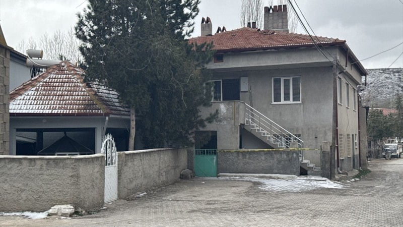 Afyonkarahisar'da babasını bıçaklayarak öldüren şüpheli yakalandı